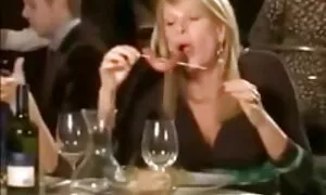 التقيت فلم رومانسي سكسي اجنبي بلدي في سن المراهقة صديقة و ممارسة الجنس الشرجي معها