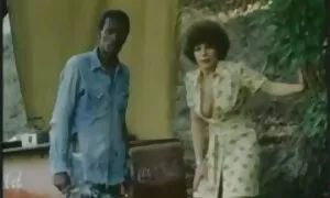شقراء فيلم مترجم سكسي مص و اللعب مع الديك