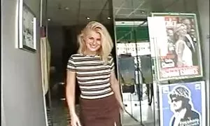 الرجل العجوز ممتن فيلم سكسي اجنبي جدا للمهبل ضيق